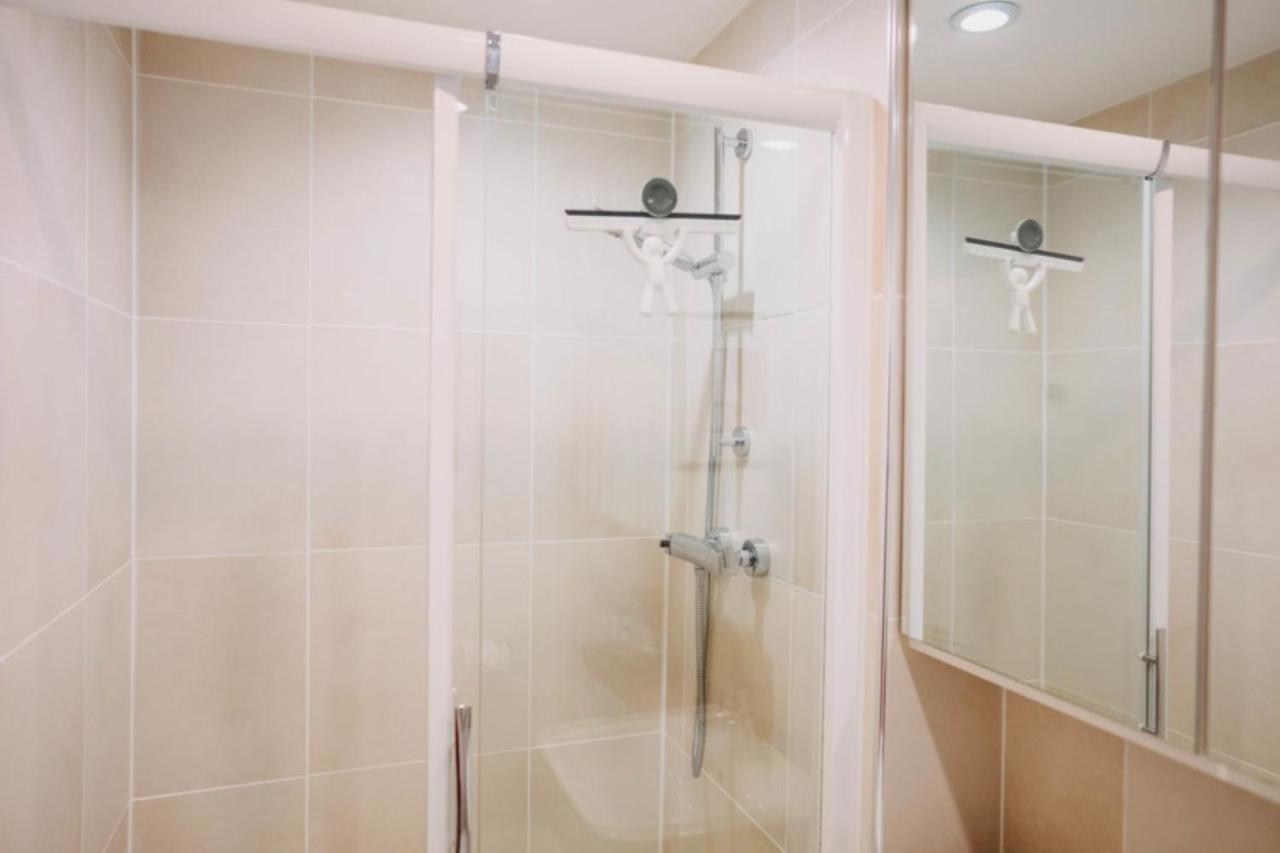 Sunset Waves Sea View Apartment Featuring Panoramic Views & Parking Ньюкі Екстер'єр фото